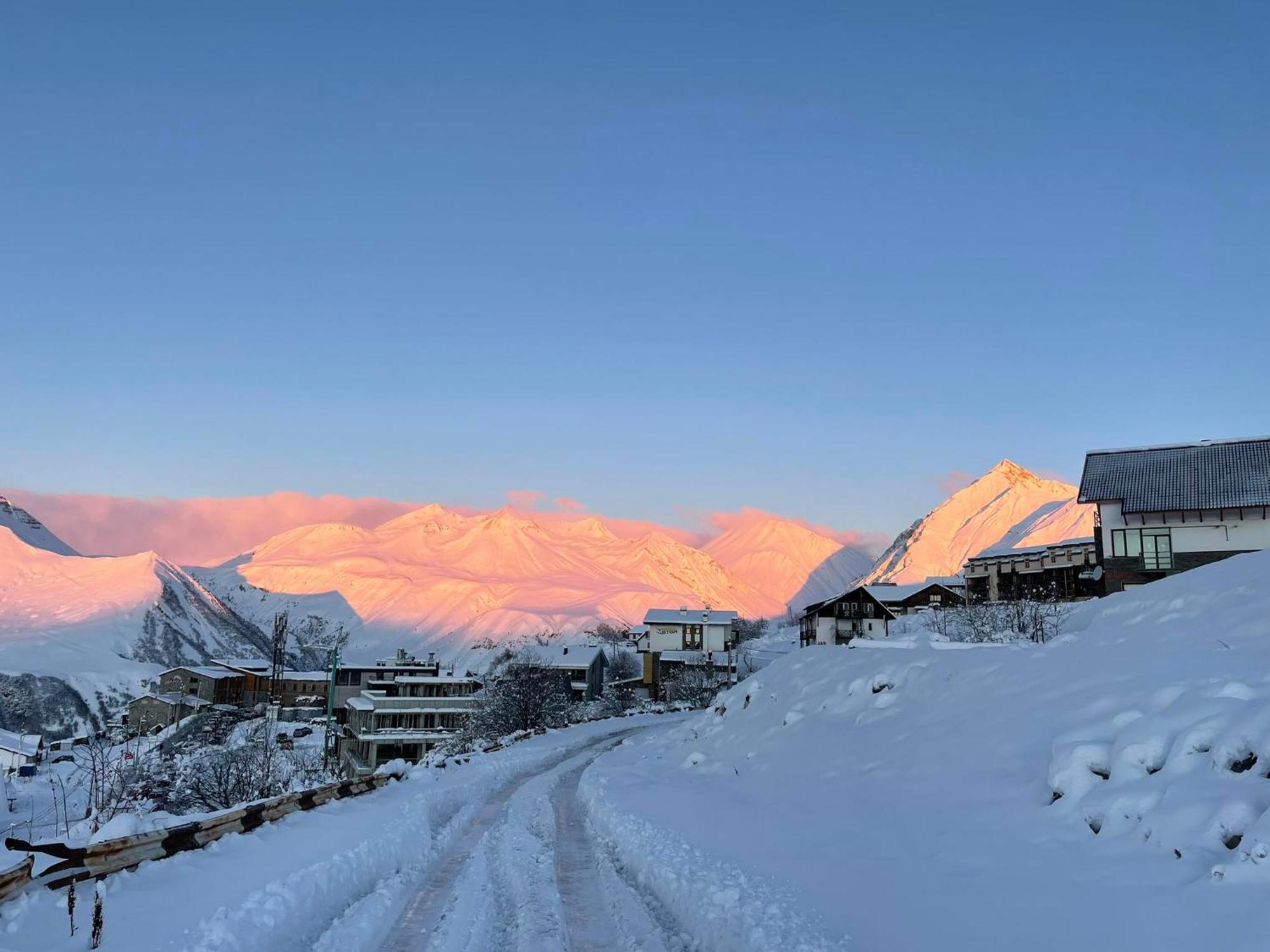 Hotel Mt Гудаури Экстерьер фото